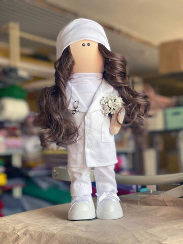 Кукла Тильда Врач (текстильная) 37см недорого